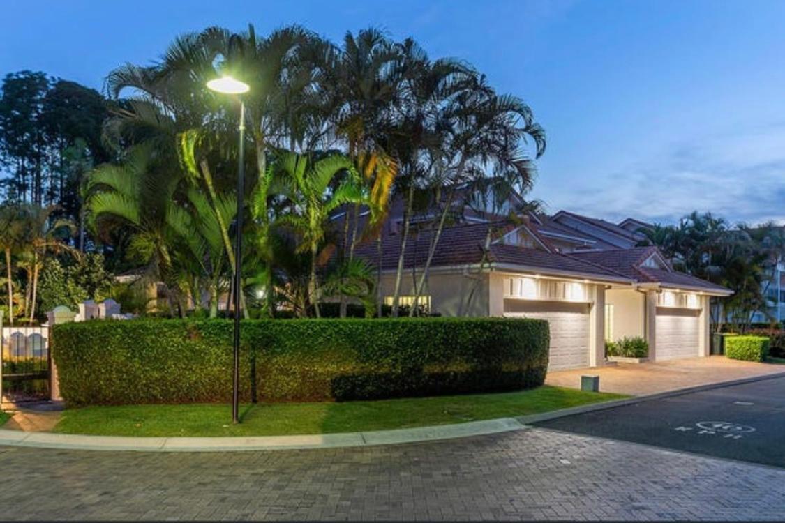 Large Studio In The Heart Of Hope Island & Sanctuary Cove Hotel Gold Coast Exterior photo
