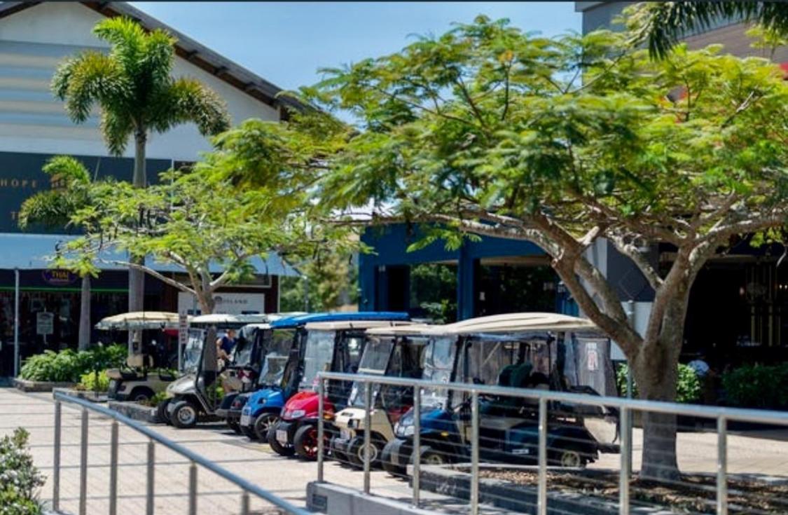 Large Studio In The Heart Of Hope Island & Sanctuary Cove Hotel Gold Coast Exterior photo